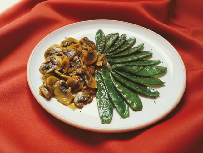 Pois gourmands sautés aux champignons