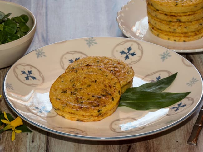 Galettes de chou-fleur à l'ail des ours, chèvre frais et parmesan