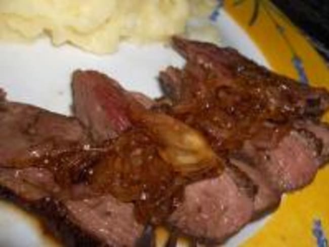 Magrets de Canard et sa Compotée d'Échalotes au Vinaigre de Framboises