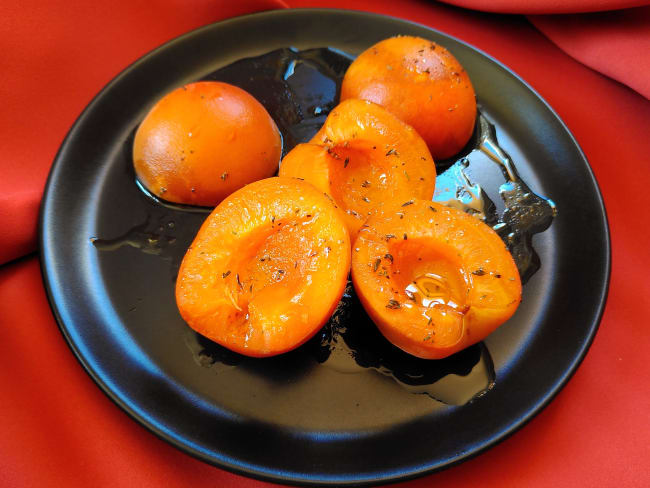 Abricots au thym et miel