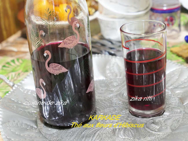 Thé et sirop aux fleurs d'hibiscus