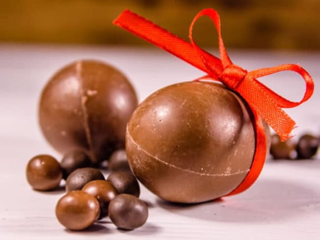 Comment faire des œufs de pâques en chocolat ?