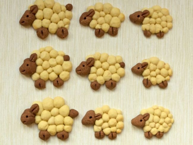 Biscuits en forme d'agneaux de Pâques