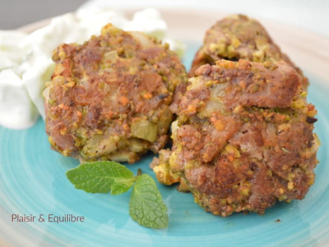 Quenelles d’agneau épicées aux pistaches