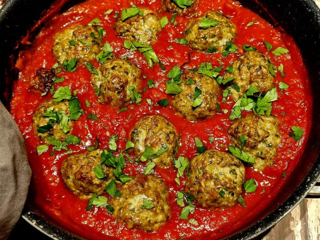 Boulettes d'agneau au cumin et sauce tomate