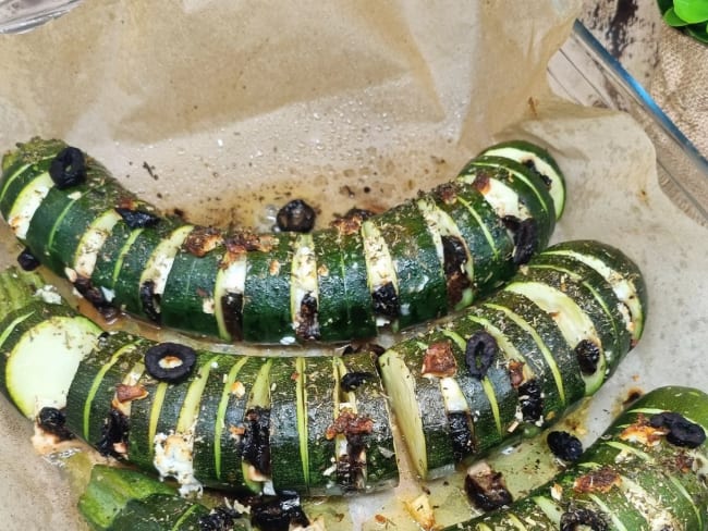 Courgettes hasselback feta et olives