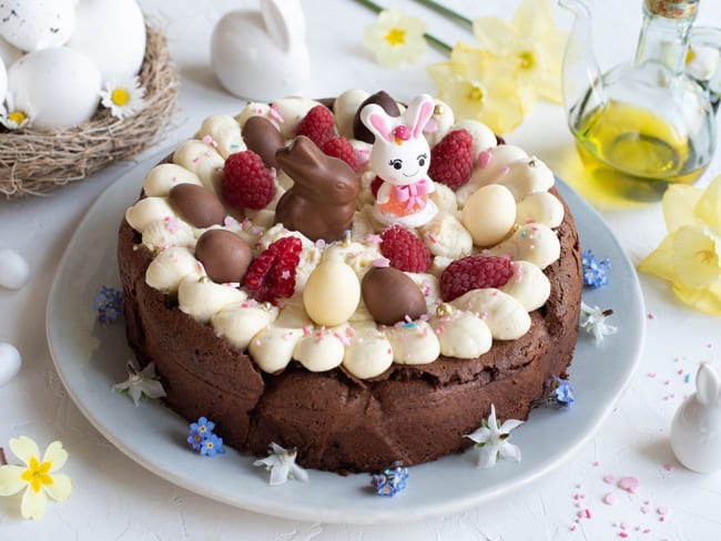 Gâteau moelleux au chocolat et à l'huile d'olive, ganache chocolat blanc et framboises