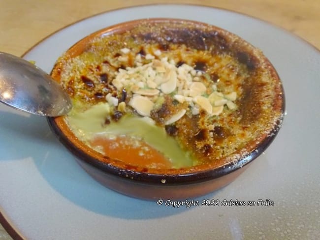 Crème brûlée maison parfumée à la pistache