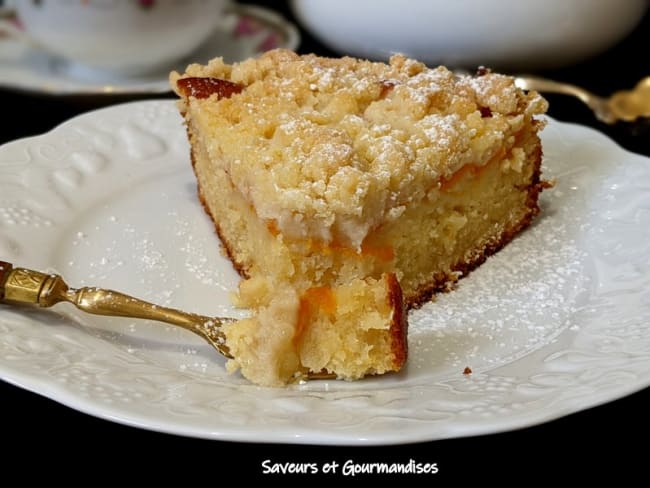 Gâteau moelleux pomme/pêches au crumble