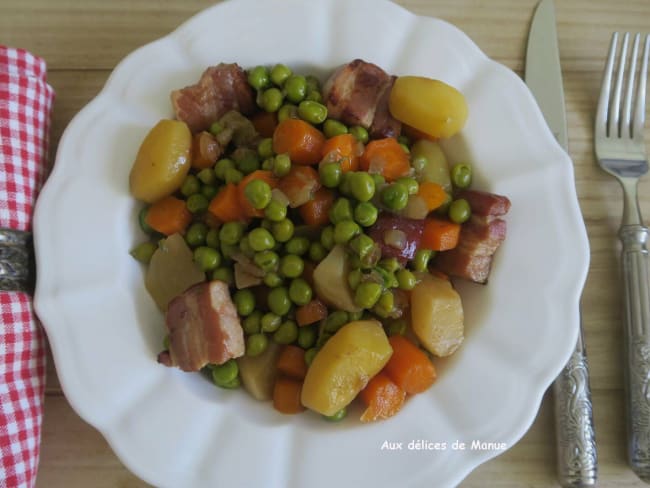 Jardinière de légumes aux pommes de terre sautées et poitrine fumée