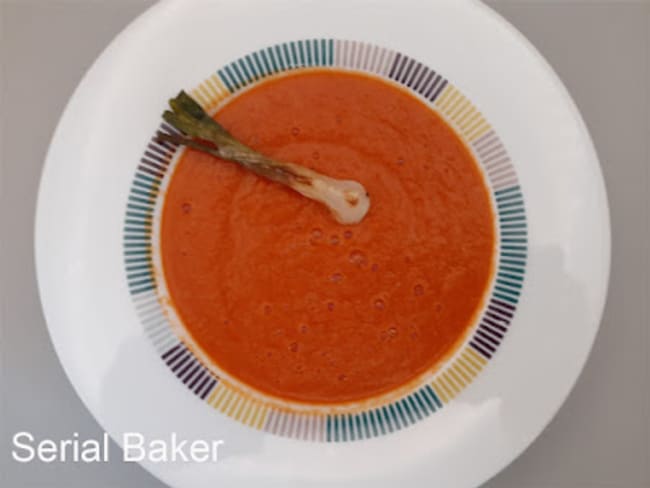 Soupe vegan de tomate et rhubarbe
