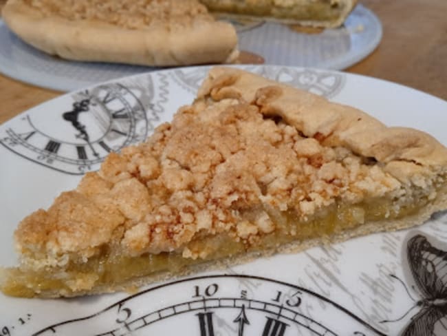 La tarte crumble à la rhubarbe