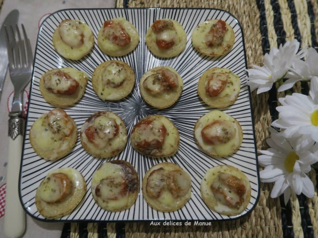 Mini blinis apéritif à  la tomate séchées et gruyère