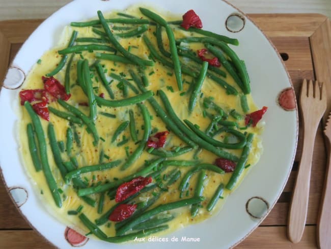 Omelette facile aux haricots verts et tomates séchées