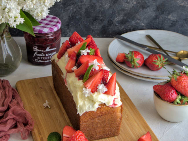 Le cake à la vanille et à la fraise