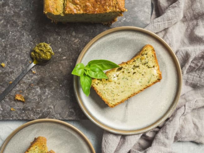 Cake à la courgette et pesto pour un pique-nique ou apéro