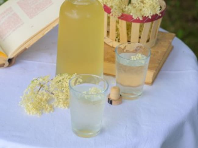 Sirop de fleurs de sureau fait maison