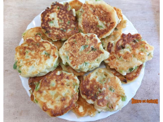 Pancakes aux oignons verts et feta