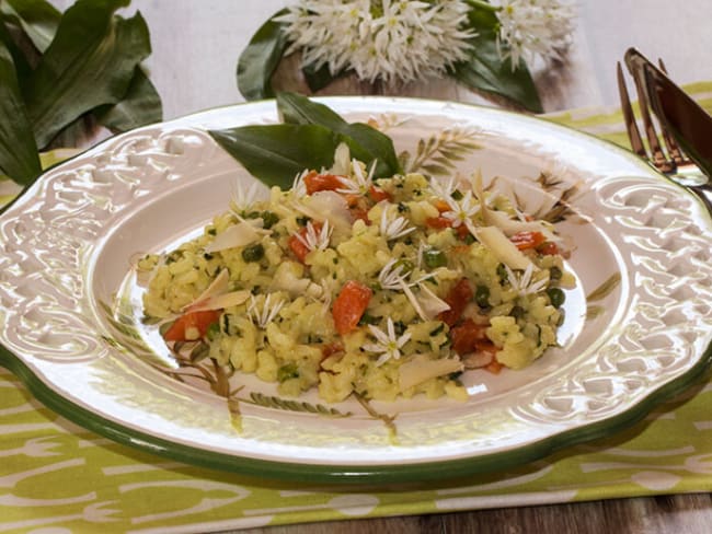 Risotto à l’ail des ours, petit pois et saumon fumé