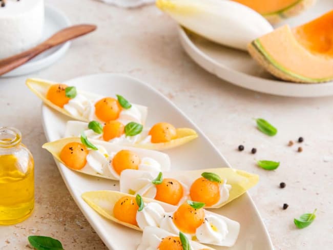 Barquettes d'endives au melon et fromage de chèvre