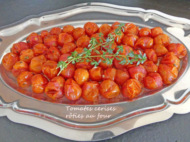 Tomates cerises rôties au four à l'huile, ail et thym citron