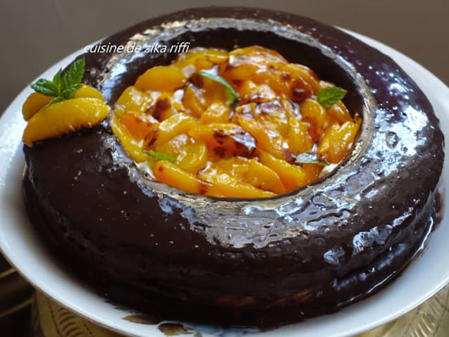 CIAMBELLONE OU GÂTEAU ITALIEN À LA RICOTTA- CHANTILLY- PÊCHE ET BRUGNON- GLACAGE CHOCOLAT