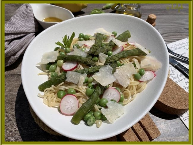 Salade de Cappellini aux asperges vertes et petits pois