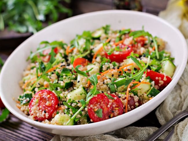 Salade de quinoa à l’avocat et aux radis