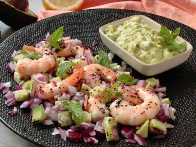 Salade de crevettes et crème d'avocat