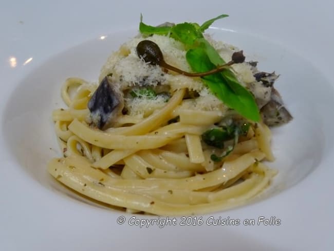 Linguine au chèvre frais, aubergine, piment et basilic