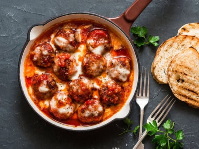 Pizzaïola aux boulettes de viande, riche en saveur - Recette minceur