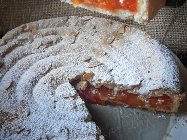 Gâteau toulousain aux abricots, citron confit, amandes et meringue