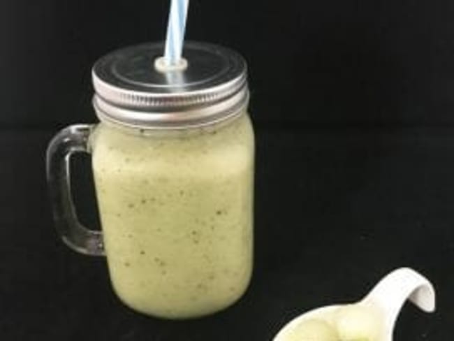 Smoothie vitaminés au melon jaune et kiwis