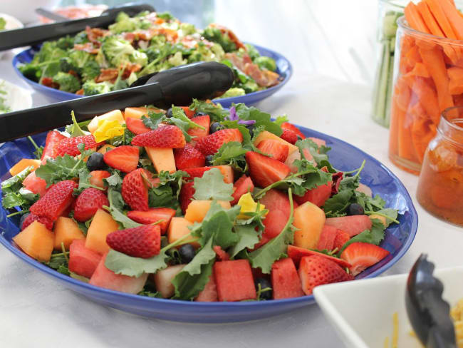 Salade de fruits d'été à la cannelle