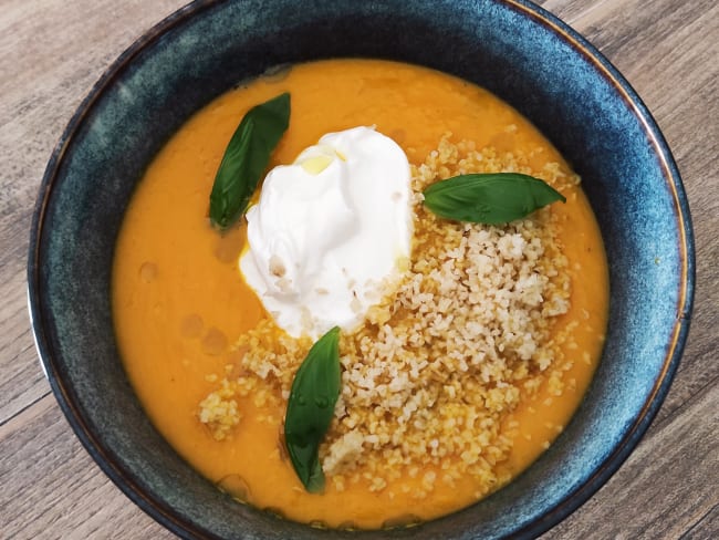 Velouté froid de carottes, orange et yaourt parfumé au ras el hanout