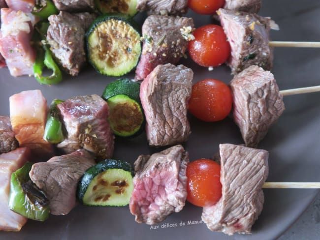 Brochettes de boeuf et légumes