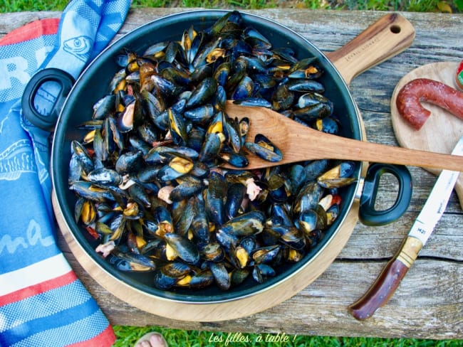 Moules aux saveurs du sud-ouest : encornets et chorizo