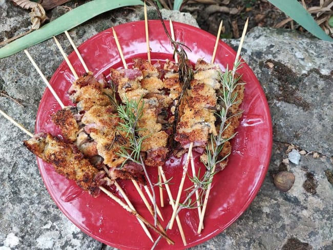 Brochettes de moules et pancetta à la plancha