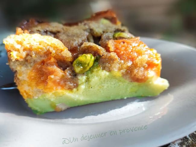 Clafoutis aux abricots et pate de pistaches pour le dessert