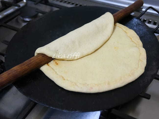 KESRA HARRA BÔNOISE - GALETTES PIQUANTES À LA CHAKCHOUKA ET RICOTTA POUR DÉBUTANTS