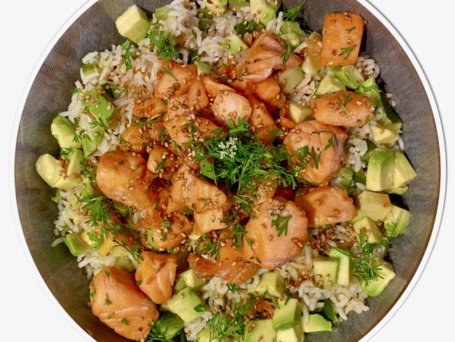 Rice bowl au saumon mi-cuit, une recette facile et équilibrée