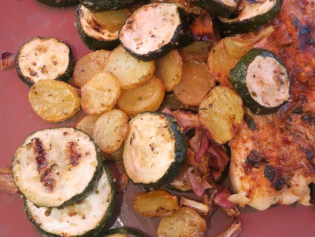 Rondelles de courgettes et pommes de terre marinées aux épices Cajun et grillées à la plancha