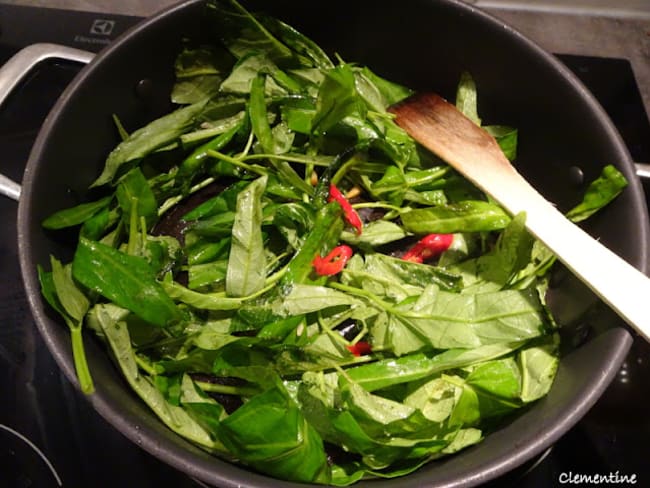 Liserons d'eau sautés ail et piment