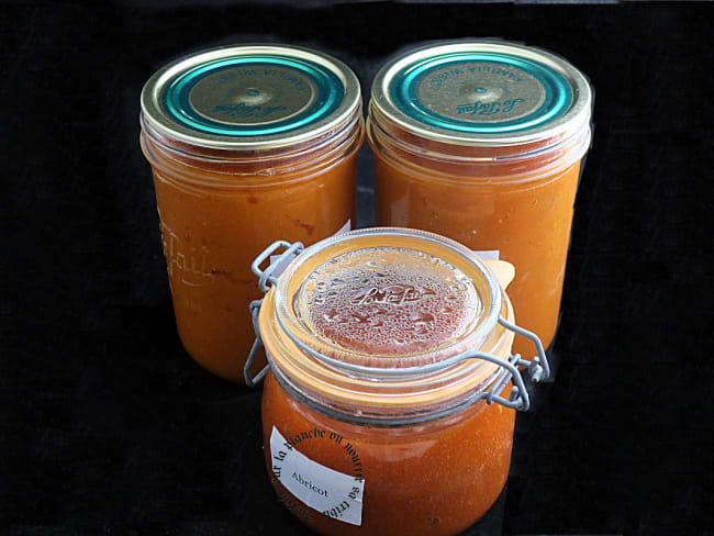 Confiture d'abricot maison allégée en sucre