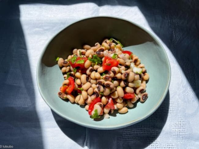 Salade grecque de haricots cornilles