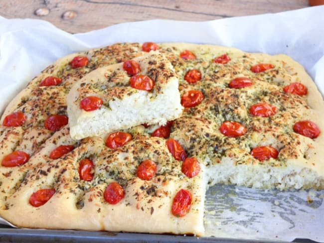 Focaccia à l’ail et aux tomates cerises : cap au sud