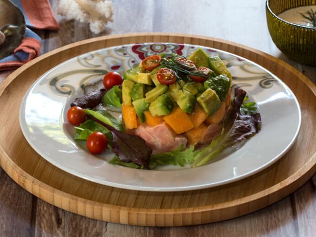 Tartare de saumon, melon et avocat