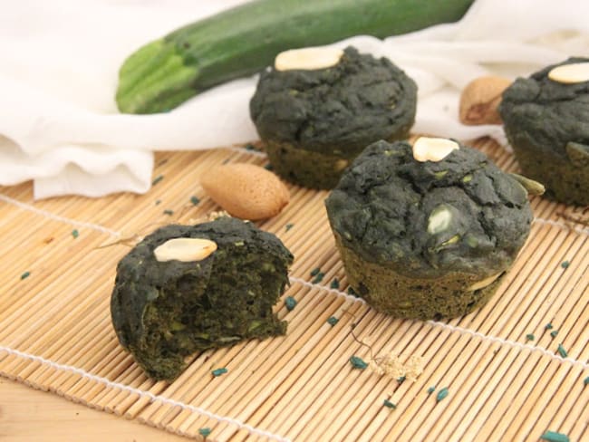 Muffins à la courgette, spiruline et amande