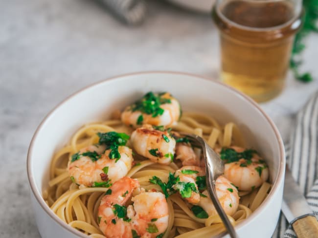 Pâtes aux crevettes, ail et persil