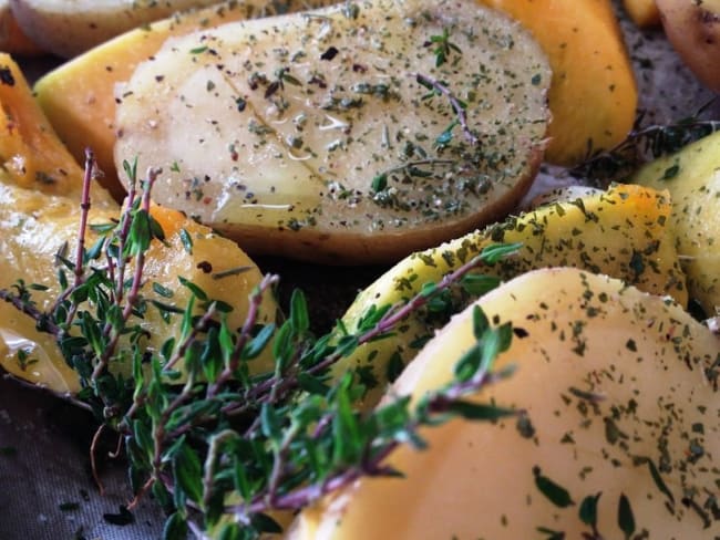 Légumes rôtis, pommes de terre et courge giraumon